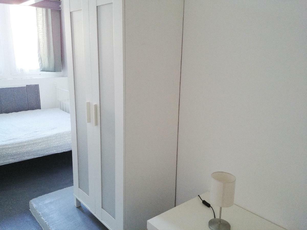 Sleepover Center Guestrooms Pensión 3*