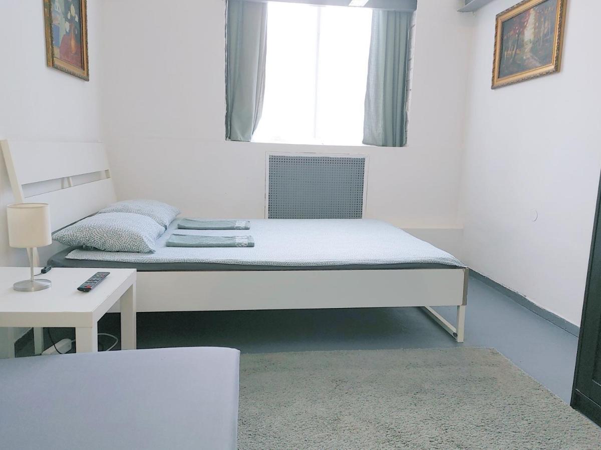 Sleepover Center Guestrooms Pensiune